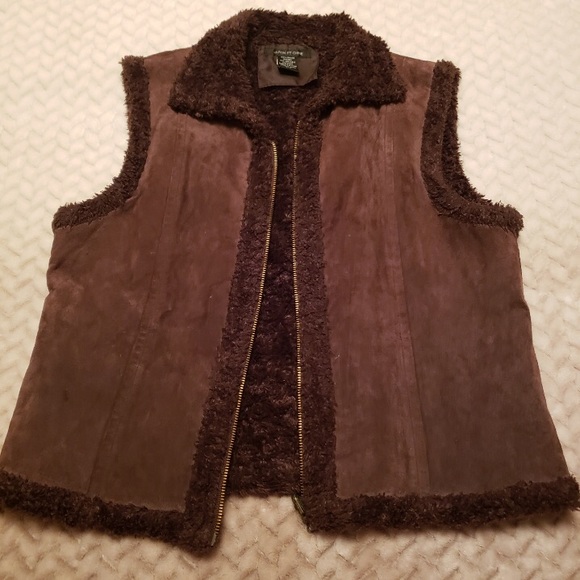 Retro Suede Vest - Picture 2 of 5